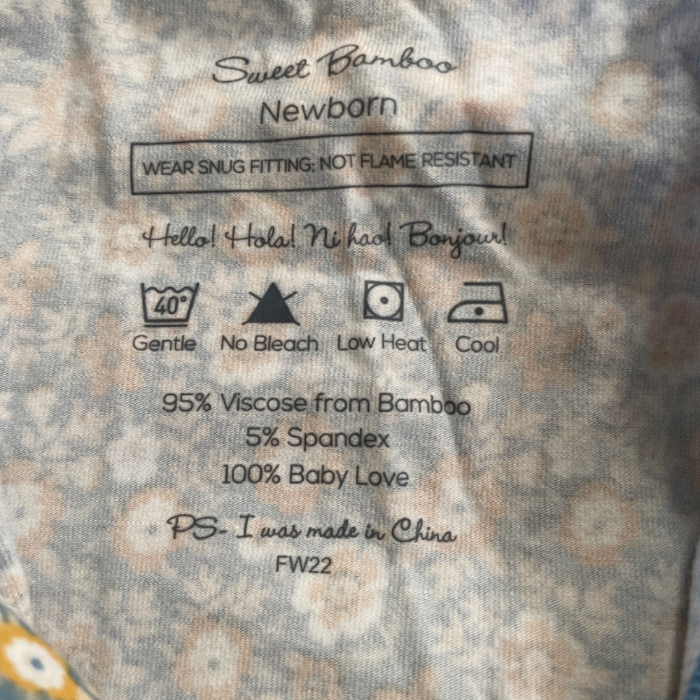 Assorted Newborn clothes - Picture 11 of 11
